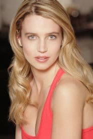 Kristen Kurnik as Leslie