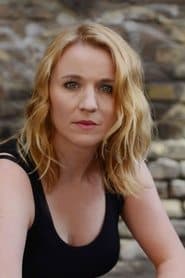 Winnie Böwe as Petra