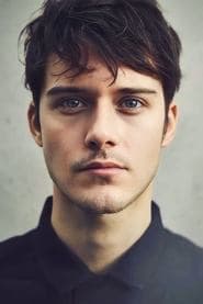 César Domboy as Benji, le fils d'Alexandre