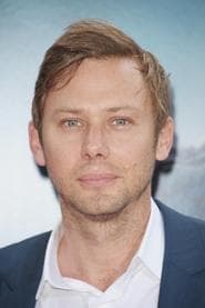 Jimmi Simpson as Charlie Carbonara