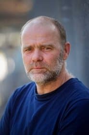 Jorge Sesán as El Albino