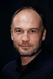 Mahir Günşiray as Muzaffer