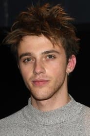 Benjamin Voisin as Simon