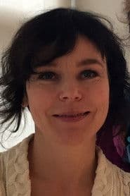 Gjertrud Jynge as Vera