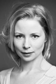 Julia Dufvenius as Karin