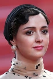 Taraneh Alidoosti as Roohi