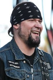 Nick Catanese as Xander Cummins