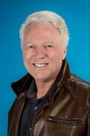 Ted Friend as Anchorman