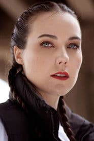 Taylor Reid as Young Elizabeth Lane