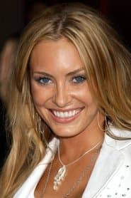 Bobbi Sue Luther as Suzanne