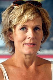 Kjersti Holmen as Tori