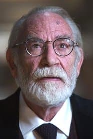 Renato Carpentieri as Senatore Crusco