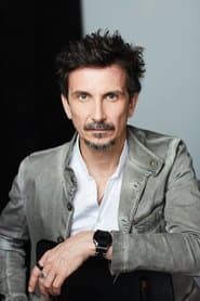 Arnaud Tsamere as Maître Chasseigne