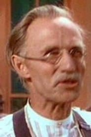 Raymond Bond as Prof. Elliot