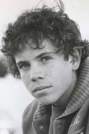 Rossie Harris as Simon Williams