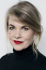 Martina Zinner as Marianne