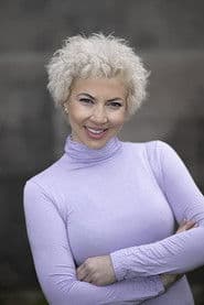 Bianca Ilich as Vica