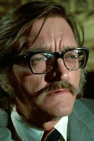 Eduardo Calvo as Don Gumersindo