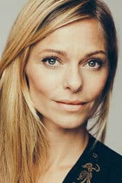 Signe Anastassia Mannov as Helle