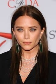 Mary-Kate Olsen as Roxy Ryan