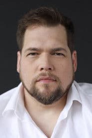 Guillaume Cyr as Truman