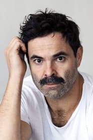 Andreas Döhler as Piet