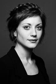 Georgia Scalliet as Angèle