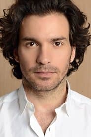 Santiago Cabrera as Aníbal