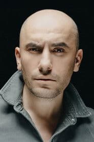 Giray Altınok as Bekçi