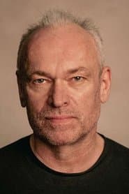 Mariusz Bonaszewski as oficer