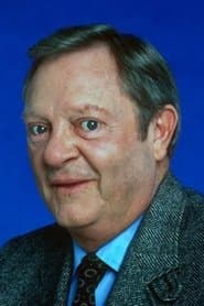 Alan North as Mayor Don Bottman