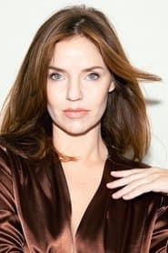 Kelli Garner as Mary Milner