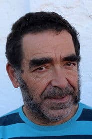 Bruto Pomeroy as Camarero