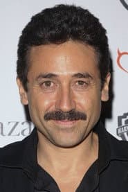 Dino García as Jonás