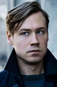 David Kross as Viktor