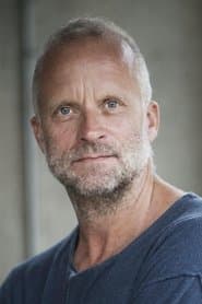 Jimmy Lindström as Receptionist