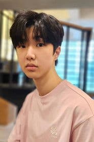 Park Min soo as Young Tae-sik