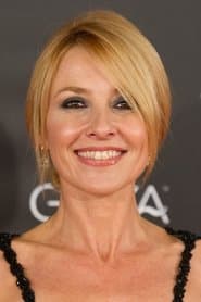 Cayetana Guillén Cuervo as Doña Lucrecia Richmond