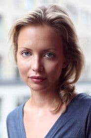 Jenny Ulving as Therese