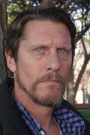 Philippe Girard as Le commandant