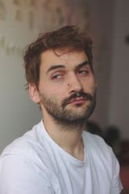 Mauro Soares as António