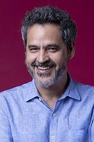Bruno Garcia as João Luiz Segretto