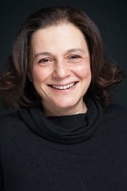 Nihal Koldaş as Fatma