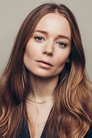 Karen Margrethe Gotfredsen as Laura