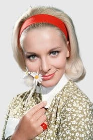 Ingrid Schoeller as Giulia Cirillo