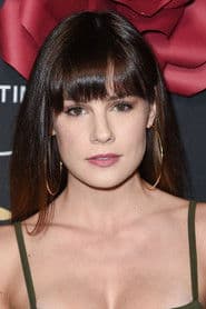 Chelsea Hobbs as Jackie Shawl