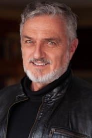 Werner Schünemann as Julius