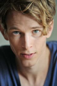 Parker Croft as Elliot Carson