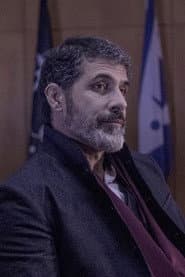 Jeff Seymour as Radiologist