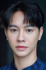 Kantapat Permpoonpatcharasuk as Ae (segment "The Man In The Middle")